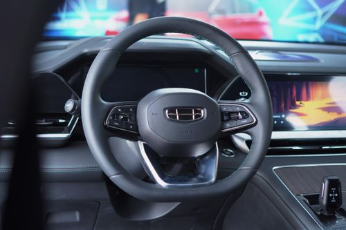 Geely đặt mục tiêu vượt qua BYD, trở thành hãng xe điện bán chạy nhất?