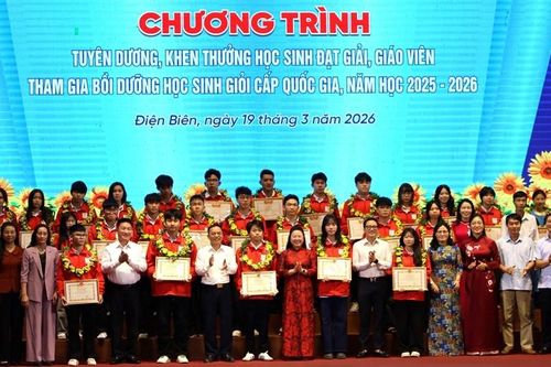 Điện Biên tuyên dương học sinh đoạt giải kì thi chọn học sinh giỏi quốc gia