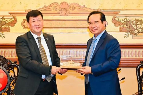Lãnh đạo TPHCM tiếp Đại sứ Mông Cổ chào từ biệt