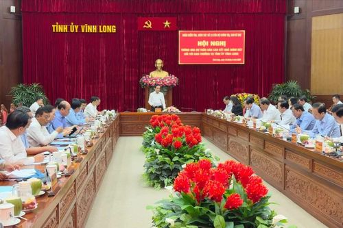 Đoàn công tác của Bộ Chính trị thông qua dự thảo báo cáo kết quả giám sát tại Vĩnh Long