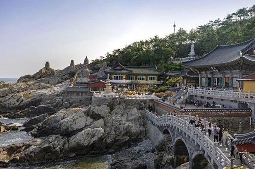 Du lịch Hàn Quốc: Khám phá ngôi chùa đẹp nhất ở Busan