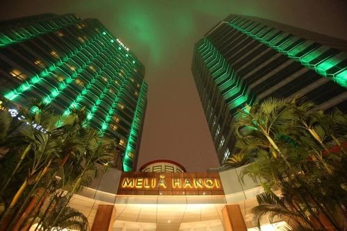 Melia Hà Nội nhuộm xanh mừng Ngày Thánh Patrick
