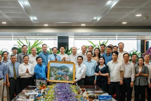 Ban Thường vụ Tỉnh ủy Thanh Hóa đến thăm và làm việc tại Tỉnh An Giang và Tập đoàn Sao Mai