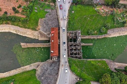 Tận thấy 'điểm đen' ô nhiễm môi trường giữa Thủ đô