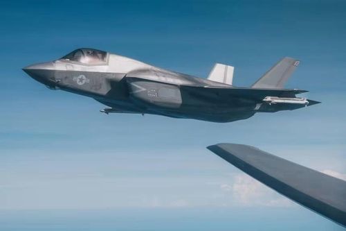 Tiêm kích tàng hình F-35 Mỹ hạ cánh khẩn cấp, nghi trúng hỏa lực từ Iran
