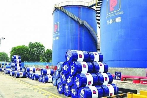 Nhập khẩu xăng dầu tăng hơn 40% trước biến động thị trường