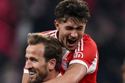 Bayern Munich thắng 10-2, gặp 'ông vua Champions League' ở tứ kết