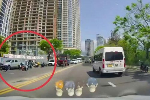 Người đàn ông đánh rơi tiền khi đi mua phế liệu, công an tìm người nhặt
