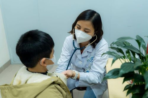 Cảnh báo gia tăng trẻ nhiễm virus RSV gây viêm phổi