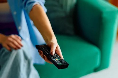 Phía sau thói quen đập điều khiển có thể khiến pin 'sống lại'