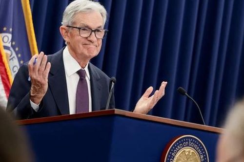 Fed vẫn kỳ vọng cắt giảm lãi suất một lần trong năm nay bất chấp giá dầu tăng mạnh
