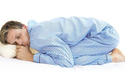 2 thói quen khi ngủ 'âm thầm rút ngắn tuổi thọ', rất nhiều người mắc phải