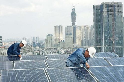TP.HCM đẩy nhanh điện mặt trời mái nhà: Thủ tục gọn hơn, người dân tham gia tăng mạnh