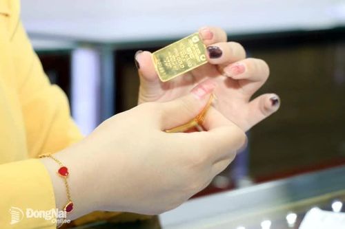 Mỗi lượng vàng giảm hơn 7,5 triệu đồng, vàng miếng SJC về mức 175,5 triệu đồng/lượng