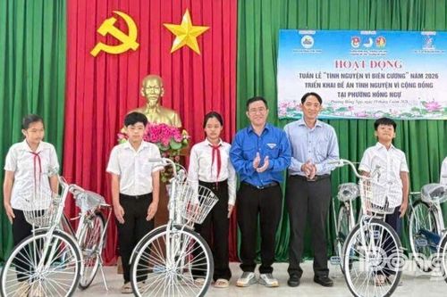 Nhiều hoạt động 'Tình nguyện vì Biên cương'