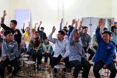 Xã Bát Xát: Họp dân thống nhất chủ trương xây dựng tuyến đường Van Hồ - Suối Chải