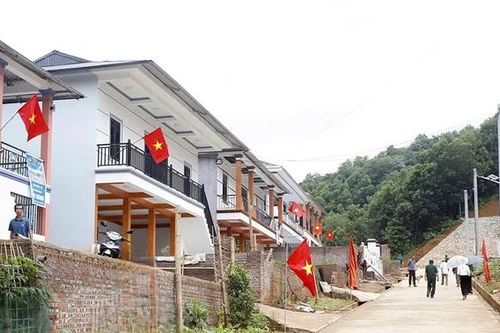 Quan tâm di dời, bố trí, sắp xếp dân cư ra khỏi vùng thiên tai
