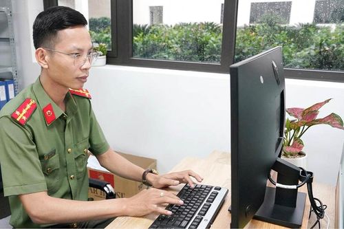 Trách nhiệm, tận tụy trong công tác tham mưu