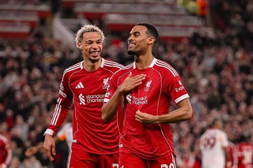 Thắng đậm Galatasaray, Liverpool vào tứ kết Champions League 2025-2026