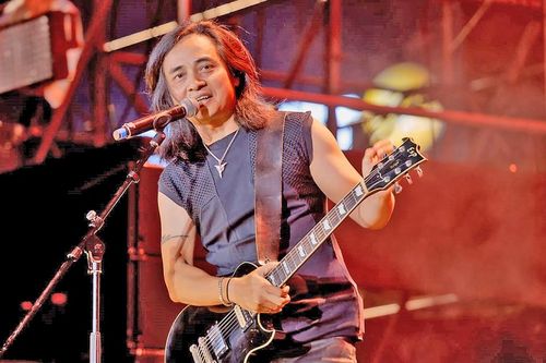 Guitarist Trần Tuấn Hùng: 'Chất' của Bức Tường là sự chân thành