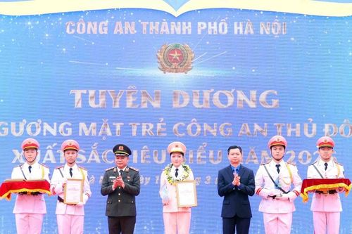 Tuyên dương 10 Gương mặt trẻ Công an Thủ đô xuất sắc tiêu biểu năm 2025