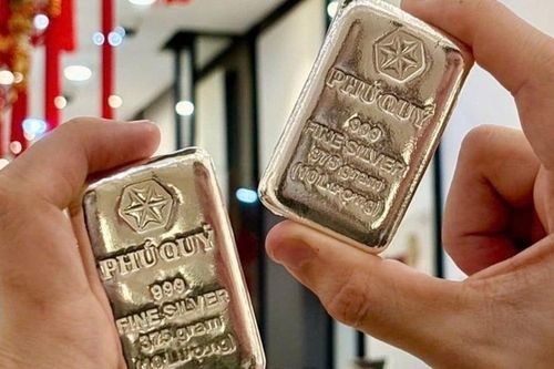 Doanh nghiệp lo 'nút thắt' nguồn cung khi niêm yết bạc thỏi lên sàn