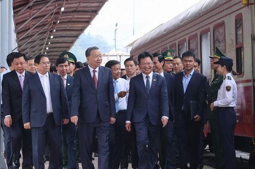 Đường sắt kết nối Việt - Trung: Mở rộng kết nối quốc tế, nâng cao năng lực cạnh tranh
