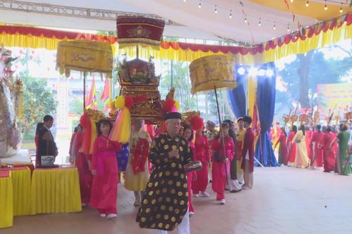 Khai hội Đền Lộ, Đền Dầm - Tôn vinh tính ngưỡng thờ Mẫu