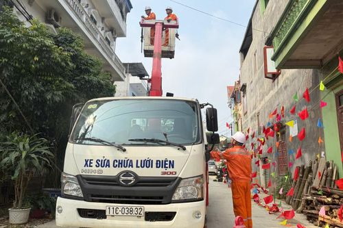 Đảm bảo an toàn lưới điện mùa nắng nóng