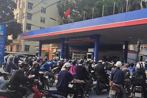 Xăng dầu tăng cao trong đêm 19/3: Xăng RON95 tăng 5.115 đồng, dầu hỏa tăng gần 9000 đồng