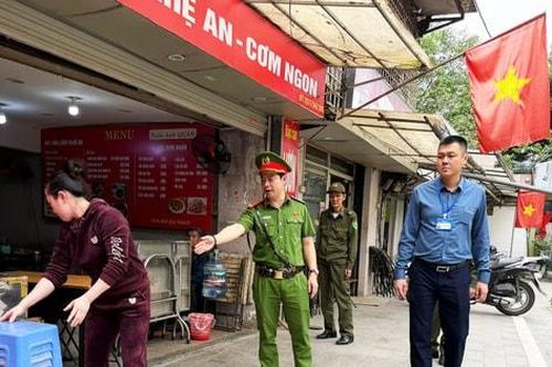 Phường Ô Chợ Dừa gỡ 'điểm nghẽn' trật tự đô thị, giao thông