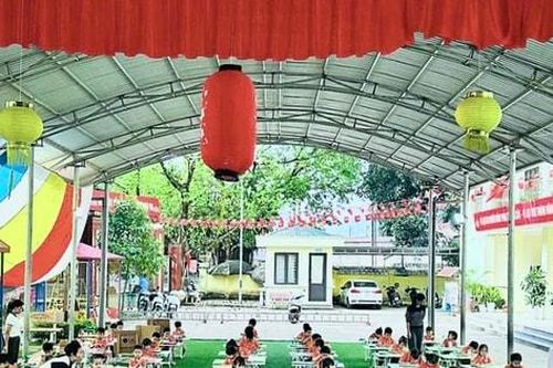 Sôi nổi hội thi 'Bé khéo tay' tại Trường Mầm non Văn Mỹ