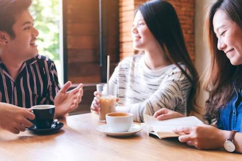 4 điều người EQ cao 'ngậm miệng' nơi công sở: Nói ra là tự hại mình