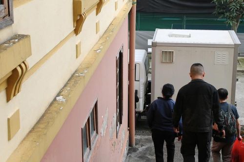 Mẹ già khóc nghẹn tại tòa khi con trai nhận án chung thân