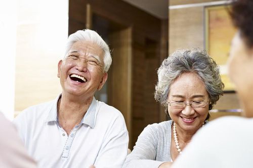 Có tiền đừng quá tiết kiệm: 3 thứ nên đầu tư để tuổi già không khổ, không phiền con cháu