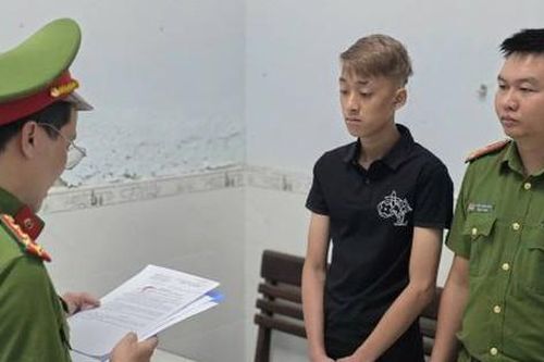 Ô tô không khóa cửa giữa đêm, thanh niên 18 tuổi trộm gần 50 triệu đồng