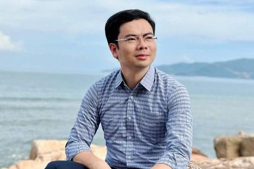Trường THPT chuyên Khoa học Tự nhiên có hiệu trưởng mới