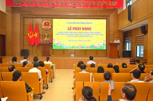 Phát động phong trào phân loại rác tại nguồn ở phường Ngọc Hà