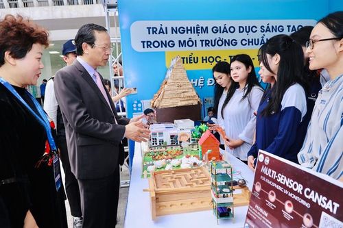 Học sinh Việt 'bứt tốc' trên đường đua nghiên cứu khoa học công nghệ
