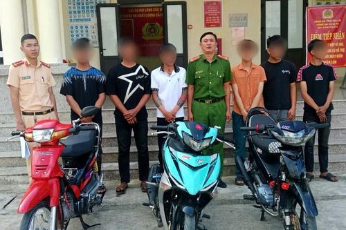 Xử phạt nhóm 'quái xế'