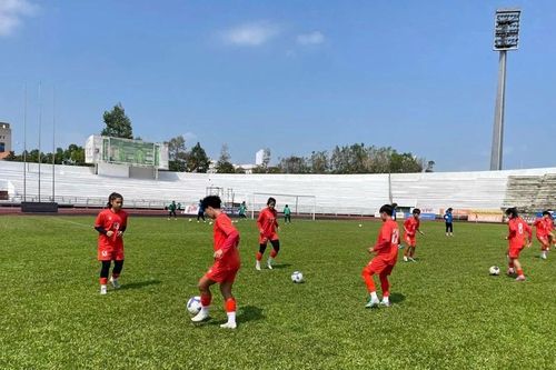 U20 nữ Việt Nam thử chân 'quân xanh' trước ngày dự giải châu Á