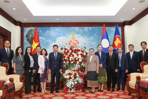 Ủy viên Trung ương Đảng, Thứ trưởng Ngoại giao Nguyễn Mạnh Cường chúc mừng kỷ niệm 71 năm Ngày thành lập Đảng Nhân dân Cách mạng Lào