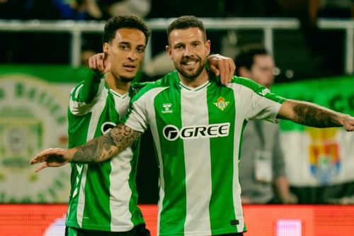 Antony giúp Betis đi tiếp, Aston Villa loại Lille khỏi Europa League
