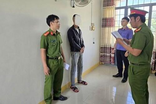 Mâu thuẫn, đánh người do sử dụng rượu bia, một đối tượng bị khởi tố, bắt tạm giam