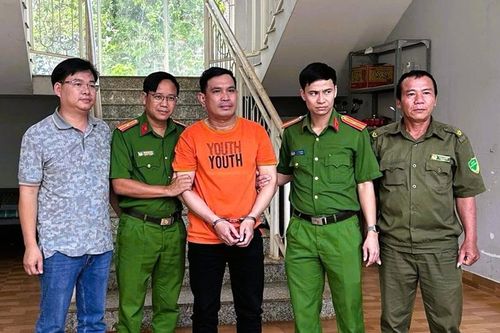 Bắt đối tượng truy nã về tội 'buôn bán hàng cấm' sau 2 năm lẩn trốn