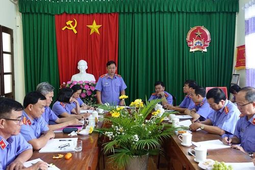 VKSND tỉnh Vĩnh Long kiểm tra, hướng dẫn công tác 6 tháng đầu năm 2026