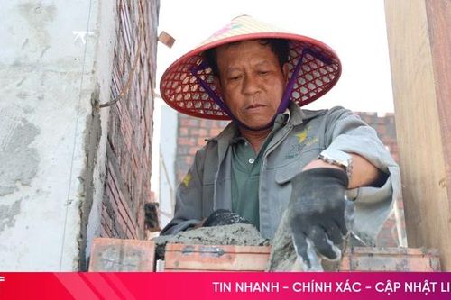 Người dân chật vật xây nhà giữa lúc giá vật liệu tăng