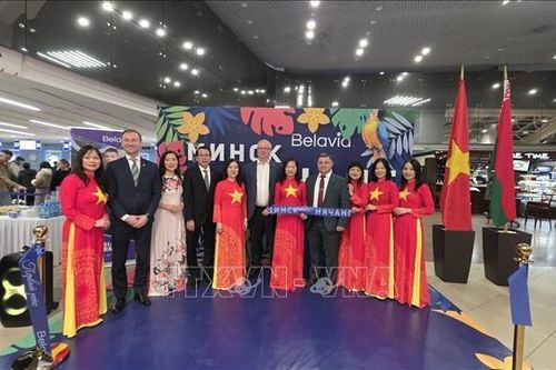 Khai trương đường bay thường xuyên đầu tiên Belarus - Việt Nam