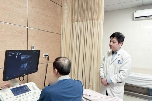 Vỡ túi ngực cả năm mà không hay biết, bác sĩ cảnh báo biến chứng âm thầm