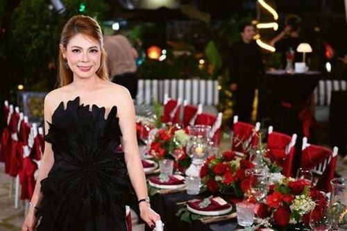 'Búp bê' Thanh Thảo hạnh phúc viên mãn ở tuổi 49